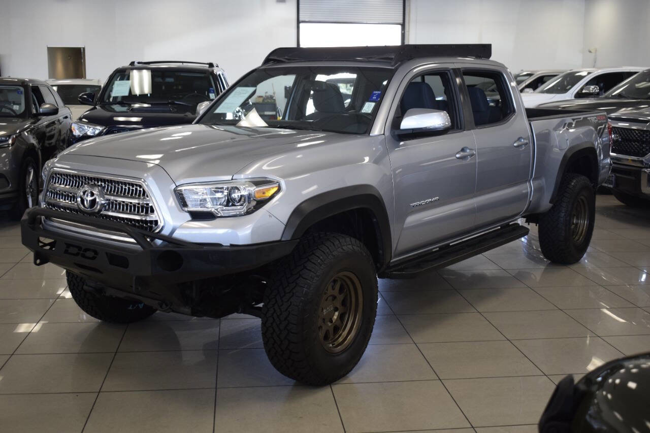 Used 2017 Toyota Tacoma TRD Off-Road image 5