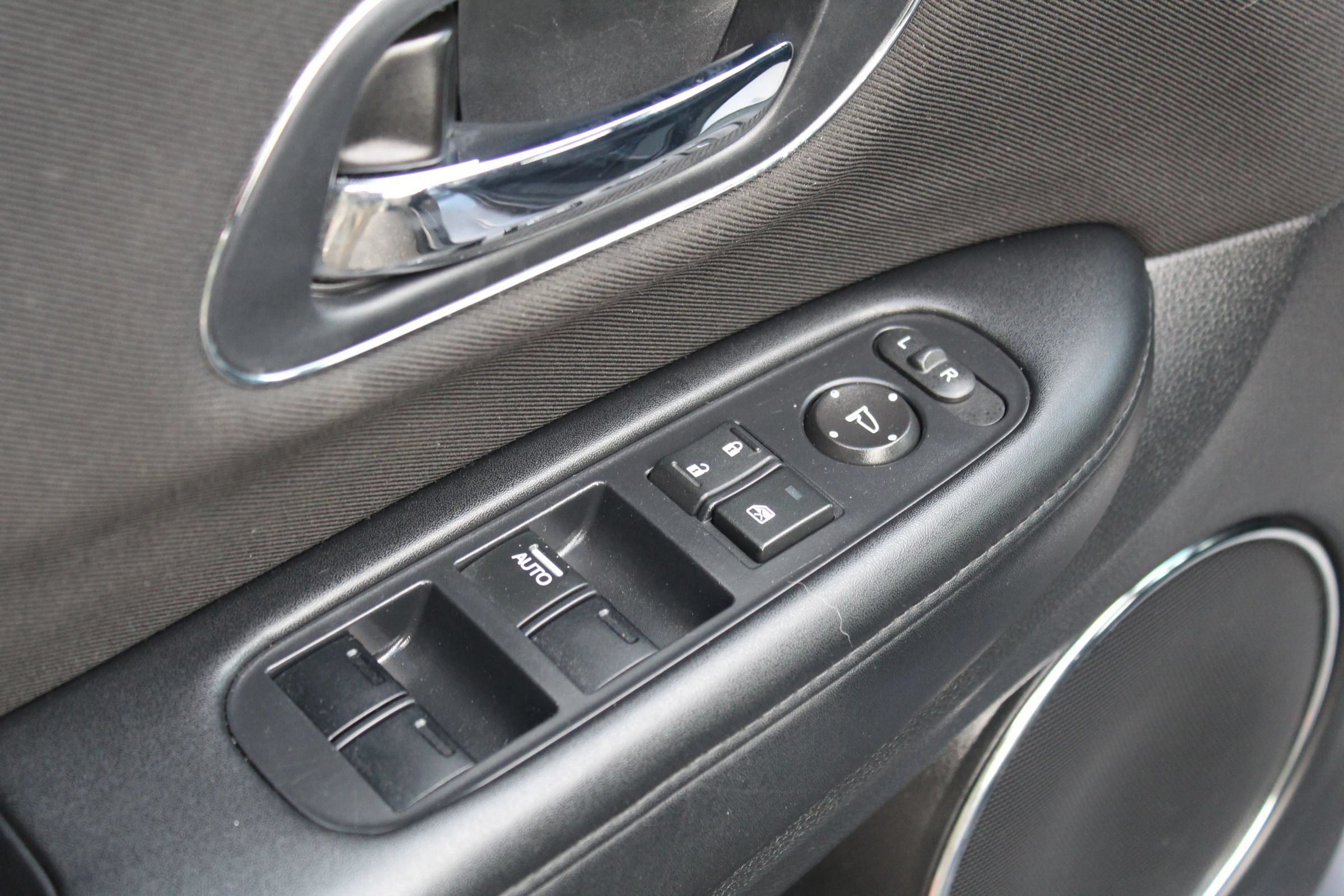 Used 2018 Honda HR-V EX image 23