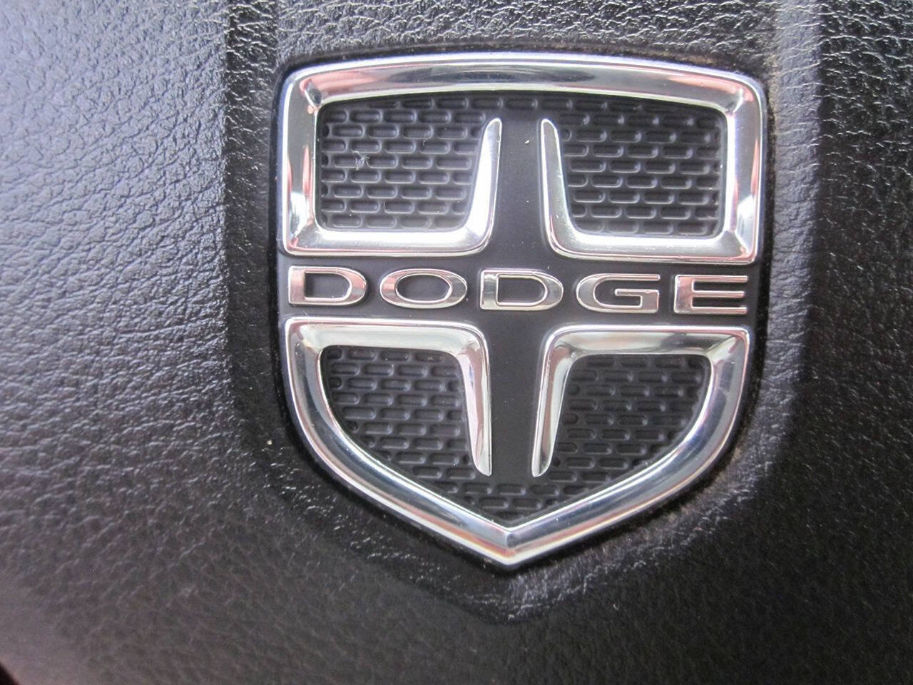 Used 2011 Dodge Grand Caravan Crew w/ Entertainment Group 1 FWD image 39