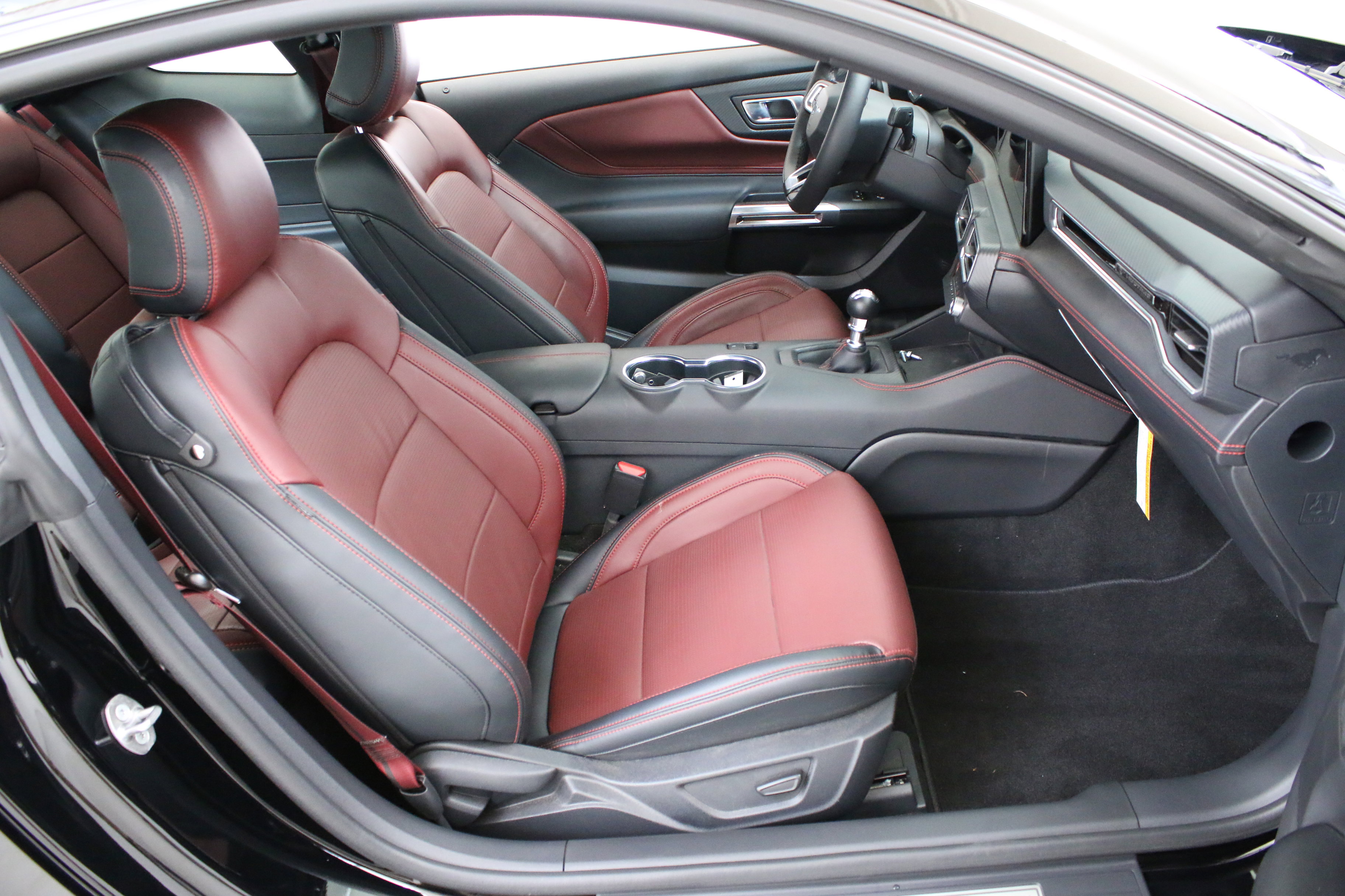 Used 2025 Ford Mustang GT Premium RWD image 30