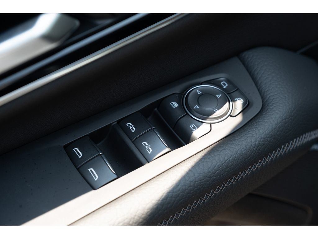 New 2026 GMC Yukon Denali w/ Sun & Power Step Package AWD/4WD image 14