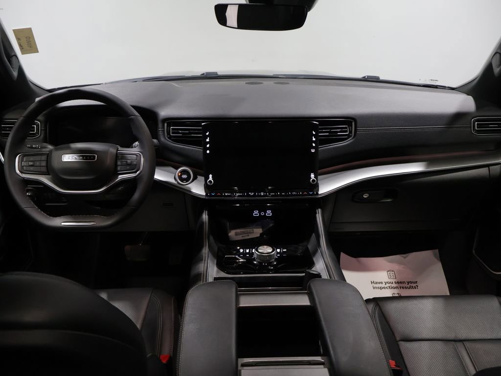 Used 2024 Jeep Wagoneer L Series II image 18