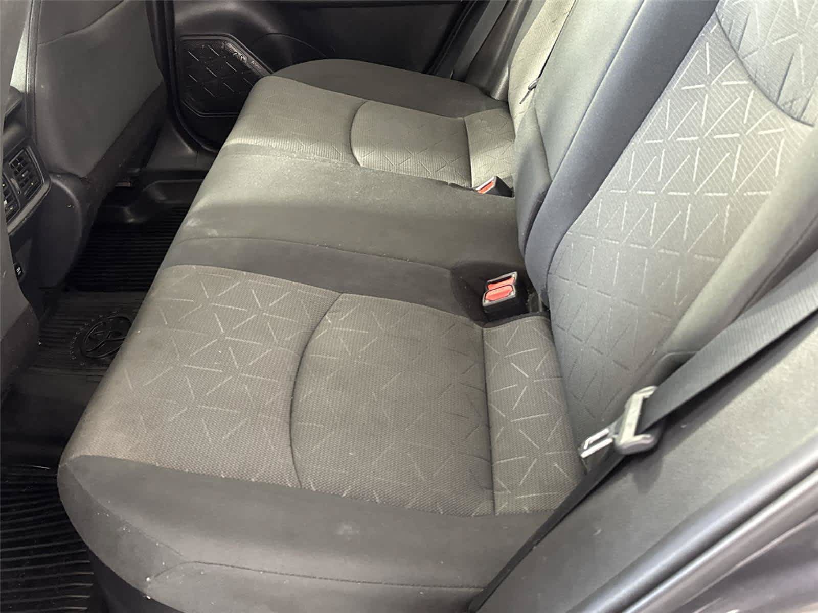 Used 2021 Toyota RAV4 XLE w/ Convenience Package AWD/4WD image 14