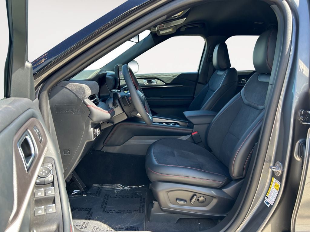 Used 2025 Ford Explorer ST AWD/4WD image 15