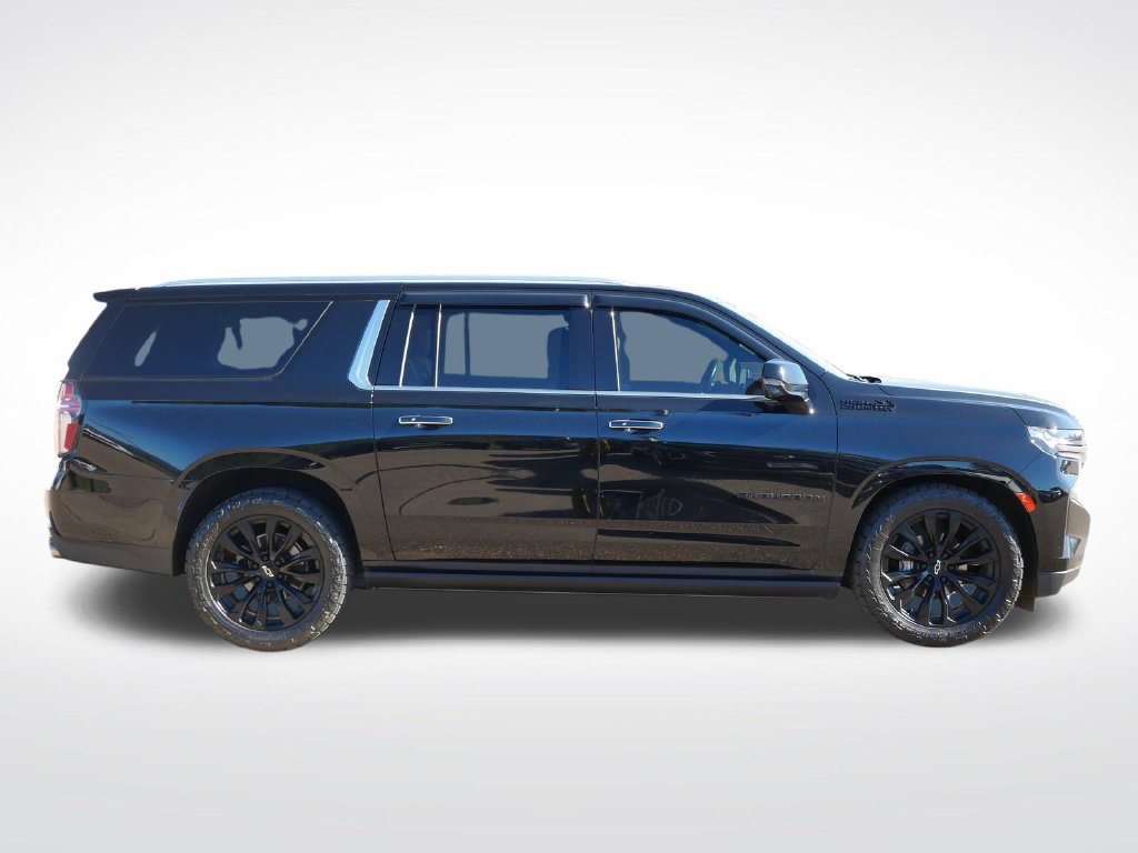Used 2023 Chevrolet Suburban High Country AWD/4WD image 4