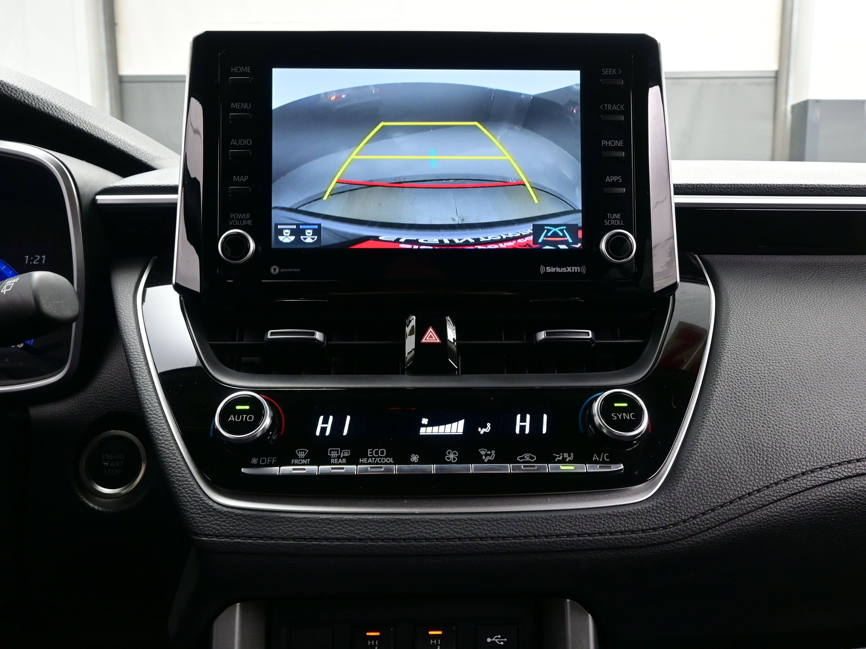 Used 2022 Toyota Corolla Cross XLE image 18