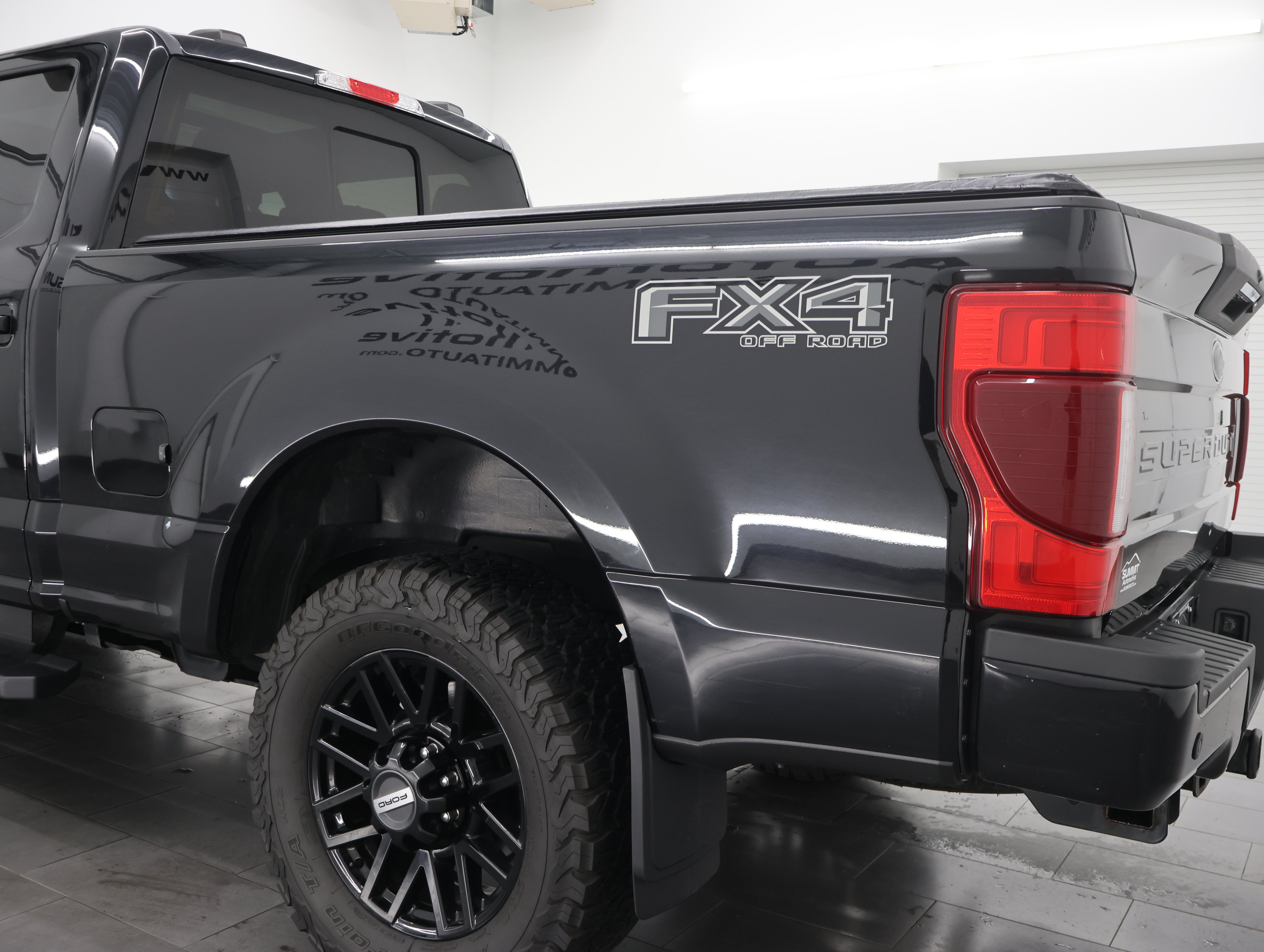 Used 2022 Ford F250 Lariat w/ Black Appearance Package AWD/4WD image 31