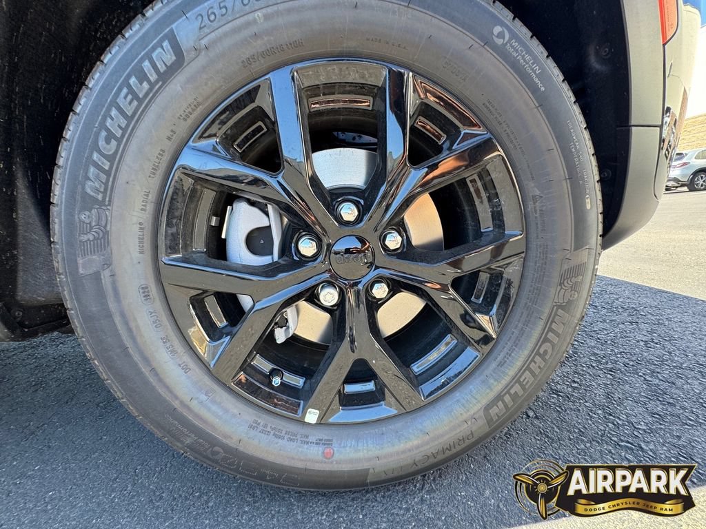 New 2026 Jeep Grand Cherokee Altitude RWD image 9