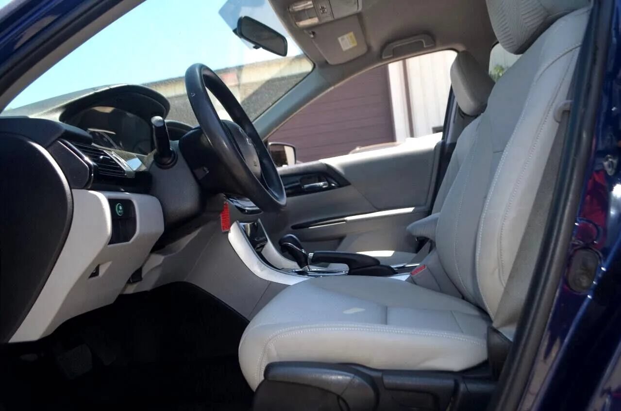 Used 2017 Honda Accord LX image 11