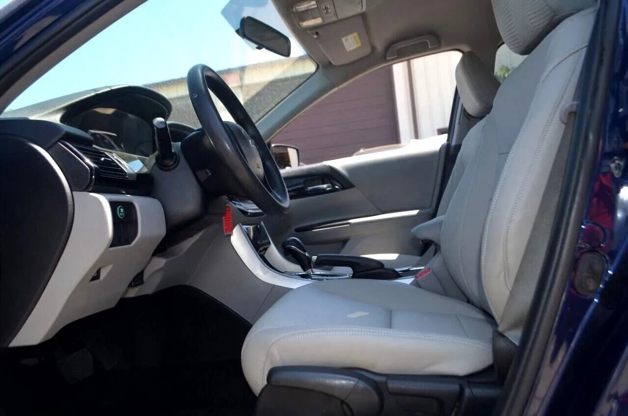 Used 2017 Honda Accord LX image 11