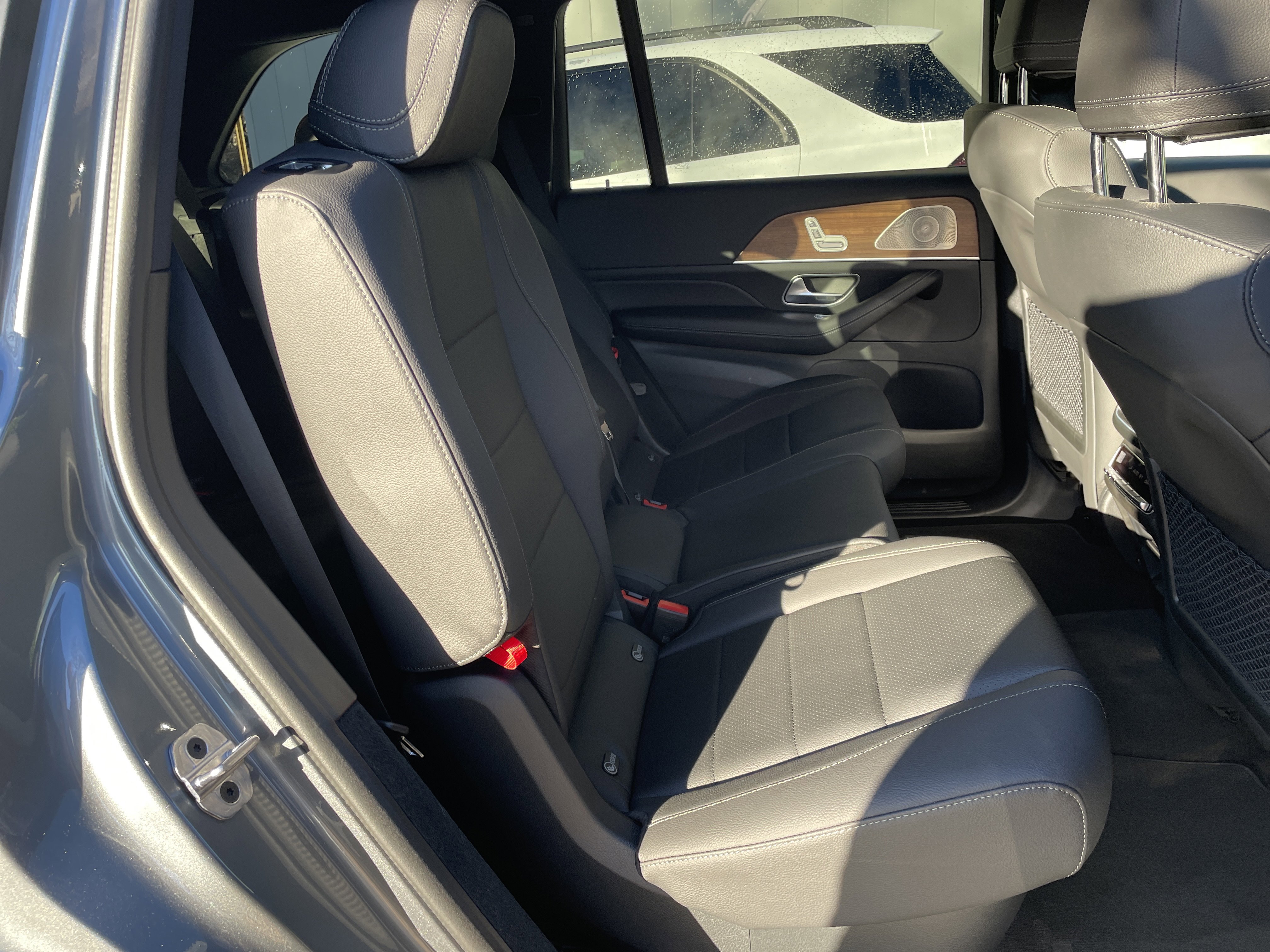 Certified 2025 Mercedes-Benz GLS 450 4MATIC image 47