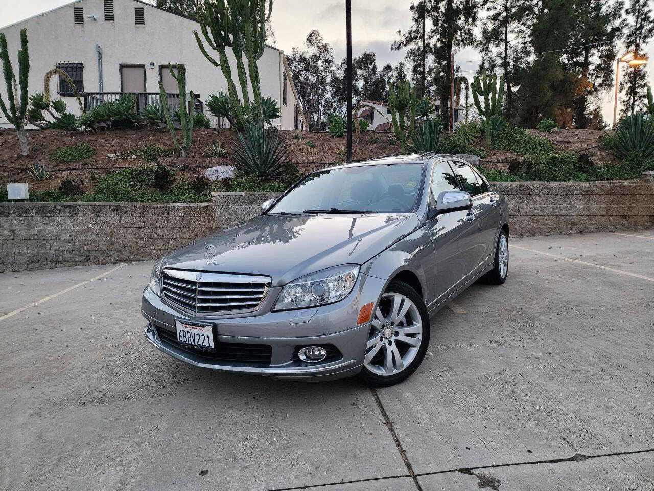 Used 2008 Mercedes-Benz C 300 Sedan image 2