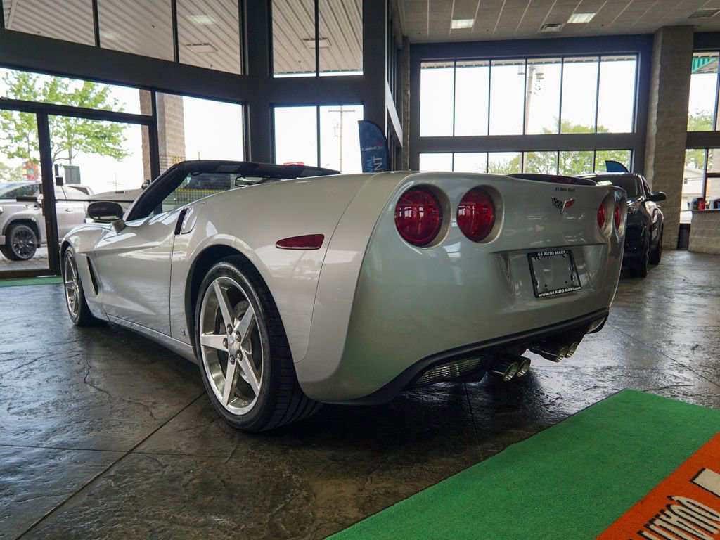 Used 2007 Chevrolet Corvette Convertible w/ Preferred Equipment Group RWD image 4