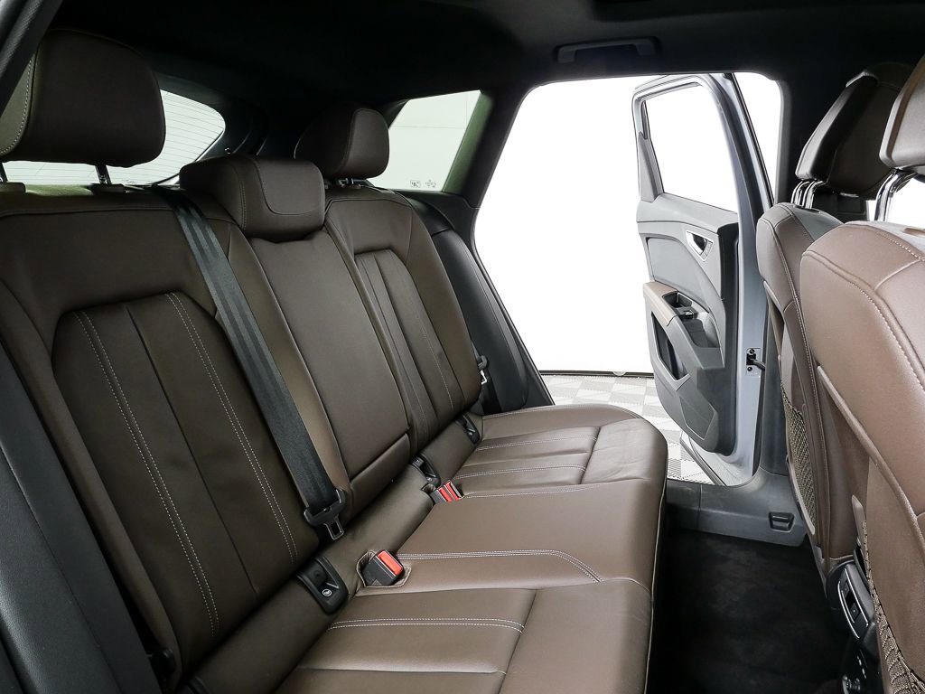 Certified 2025 Audi Q4 e-tron Premium w/ Convenience Package image 21