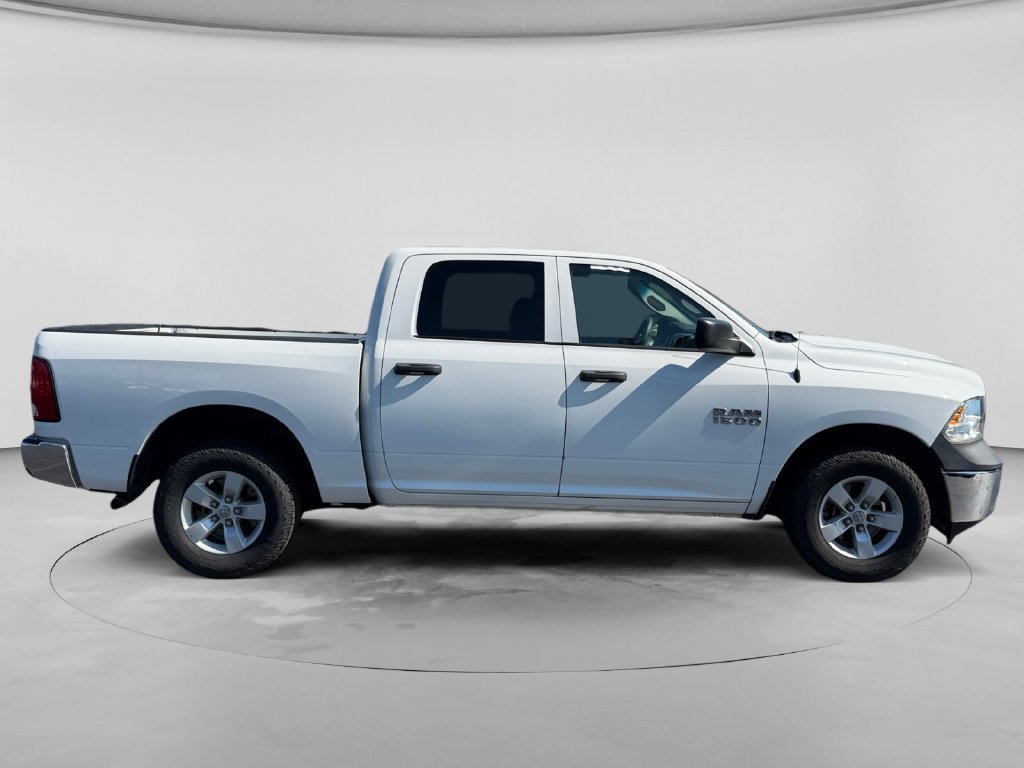 Used 2022 RAM 1500 Classic SLT AWD/4WD image 7