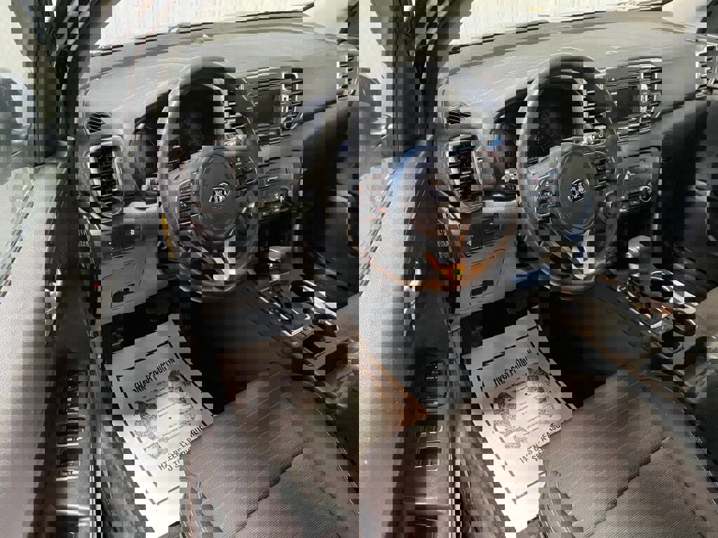 Used 2018 Kia Sportage LX image 2