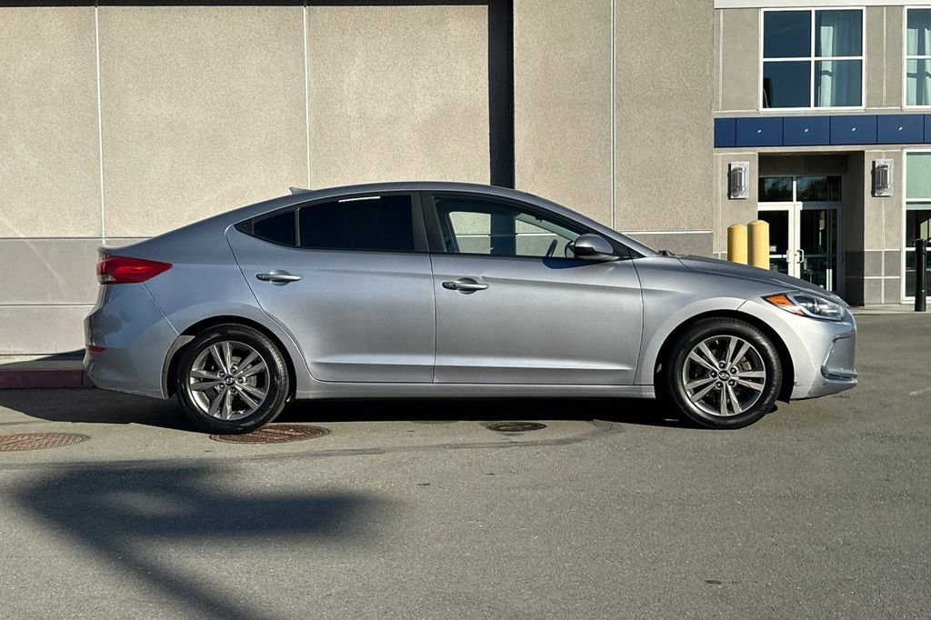 Used 2017 Hyundai Elantra SE w/ SE A/T Tech Package 03 image 3