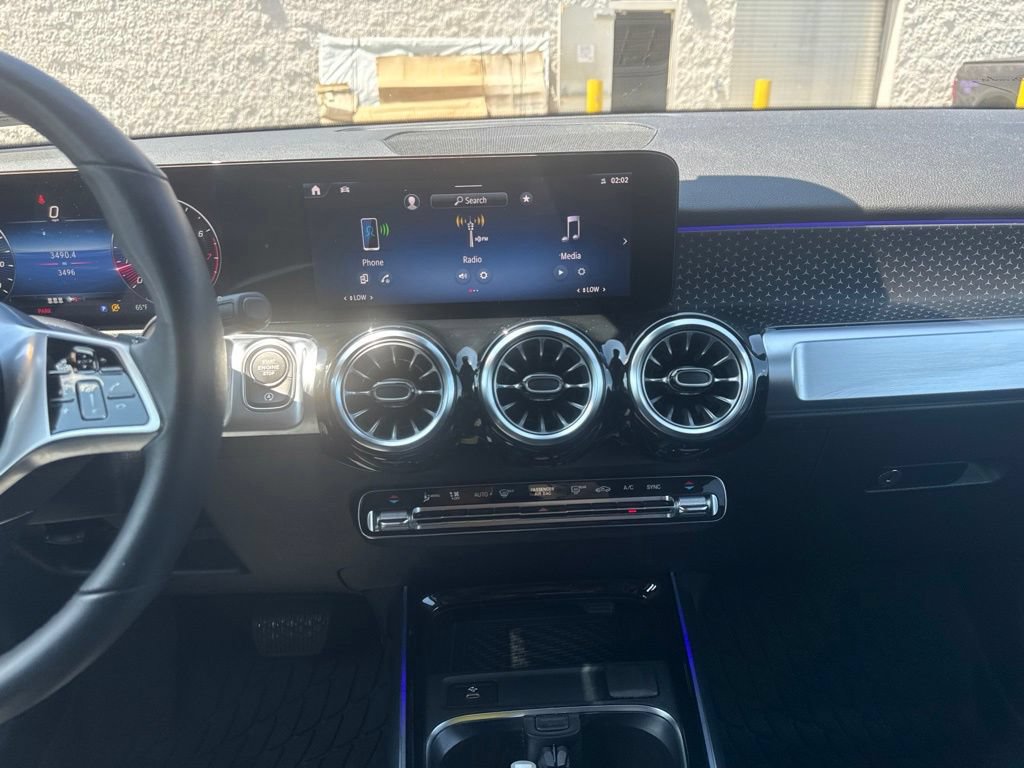 Used 2026 Mercedes-Benz GLB 250 4MATIC image 17