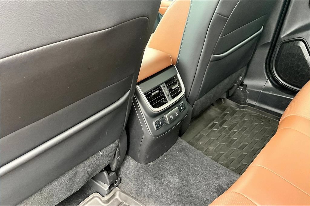 Used 2022 Subaru Outback Touring AWD/4WD image 10