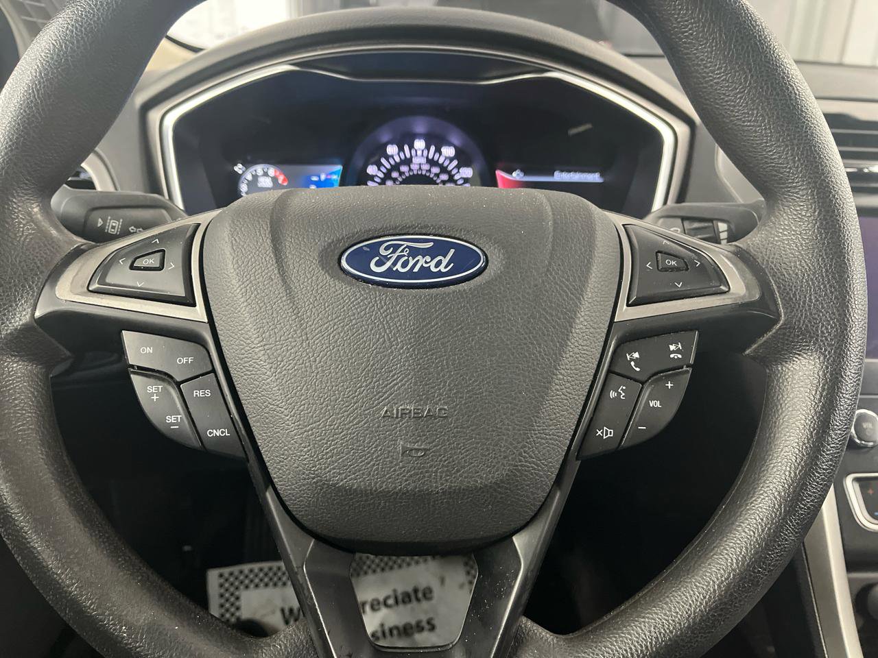 Used 2020 Ford Fusion SE image 9