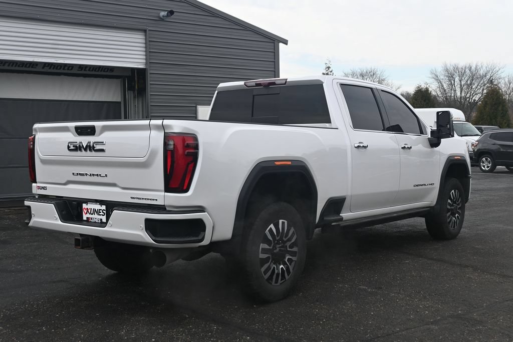 Used 2024 GMC Sierra 3500 Denali Ultimate AWD/4WD image 6