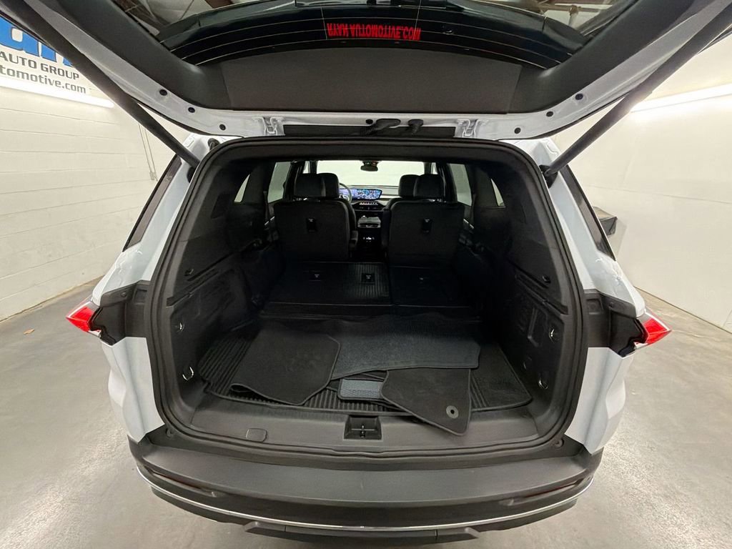 Used 2026 Buick Enclave Preferred w/ LPO, Floor Liner Package FWD image 26