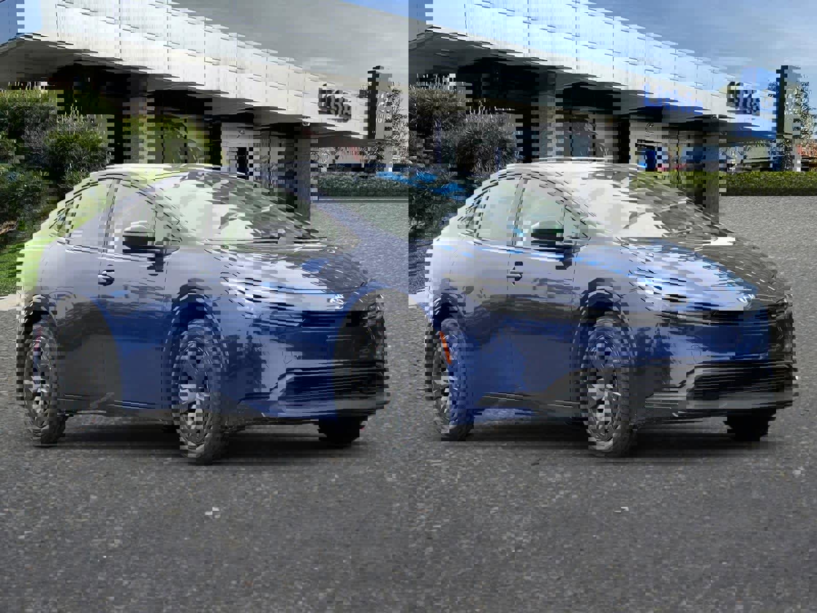 Used 2024 Toyota Prius LE image 9