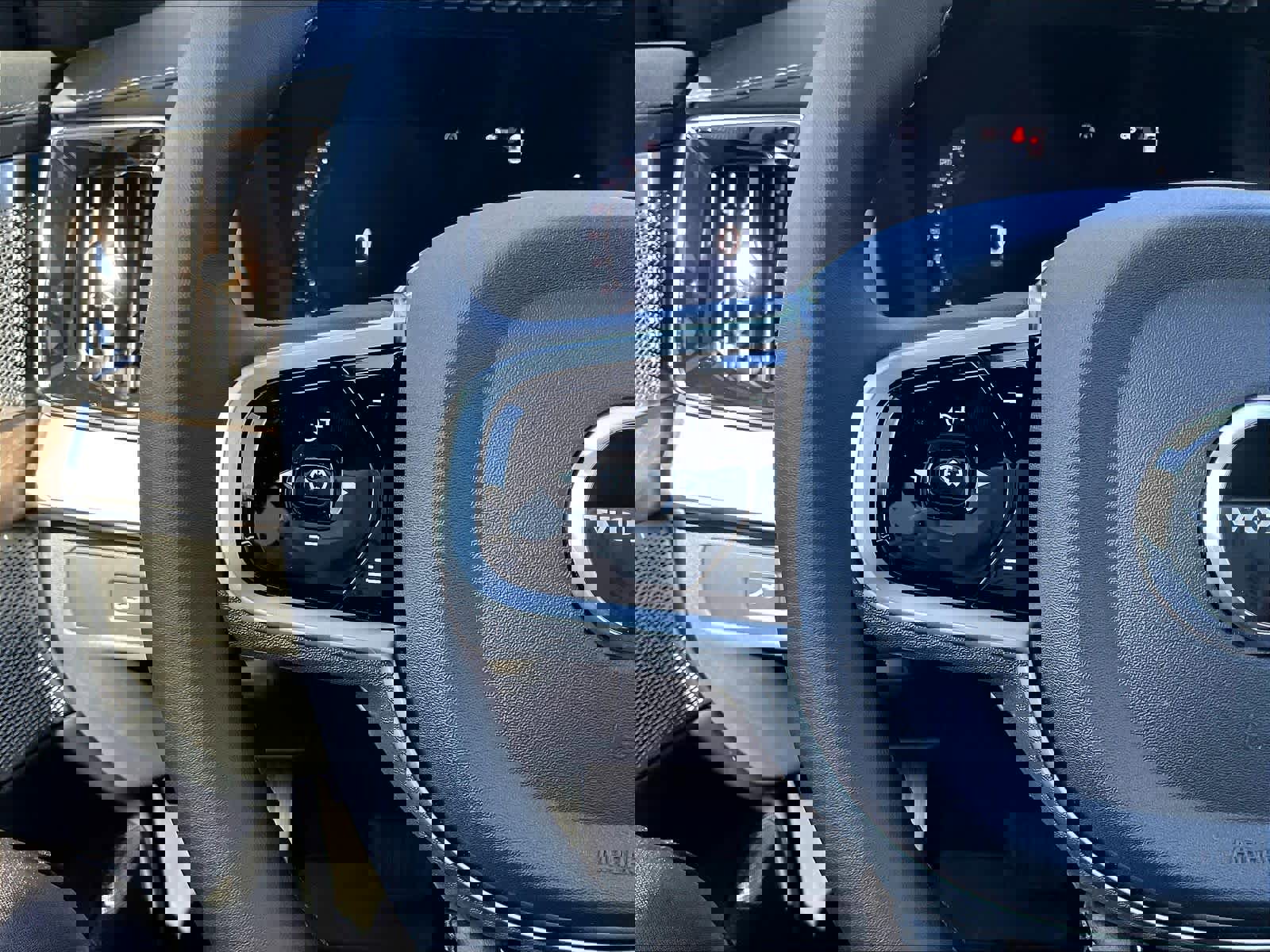 New 2026 Volvo XC90 T8 Ultra w/ Lounge Package image 17