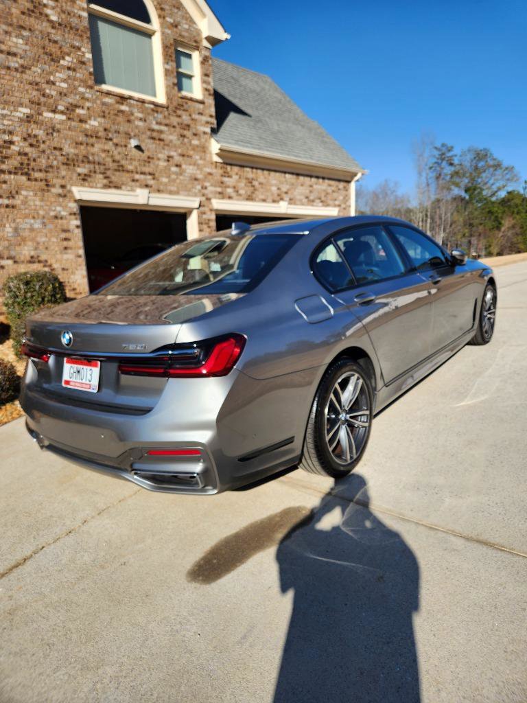 Used 2022 BMW 750i xDrive w/ M Sport Package image 4