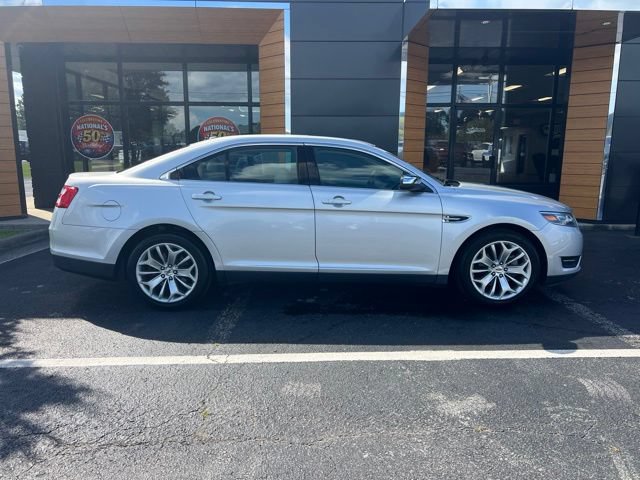 Used 2018 Ford Taurus Limited FWD image 2