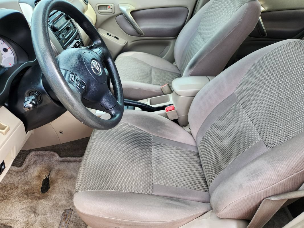 Used 2005 Toyota RAV4 4WD w/ Side Airbag Pkg image 16