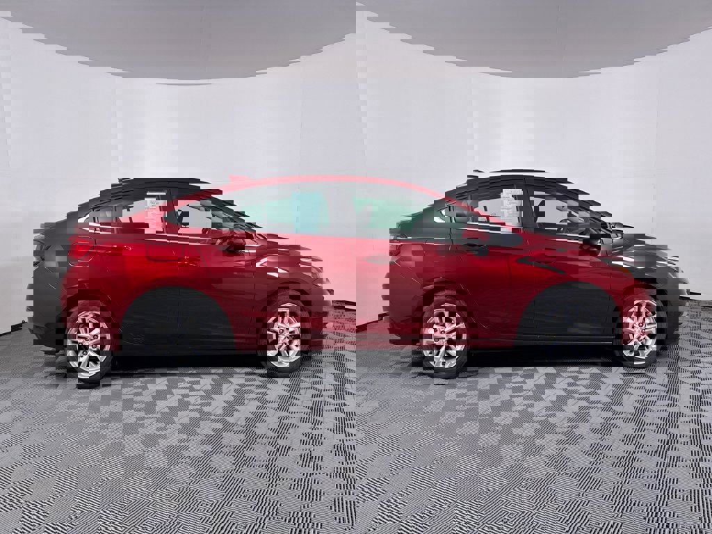 Used 2018 Chevrolet Cruze LT w/ Sun And Sound Package image 11