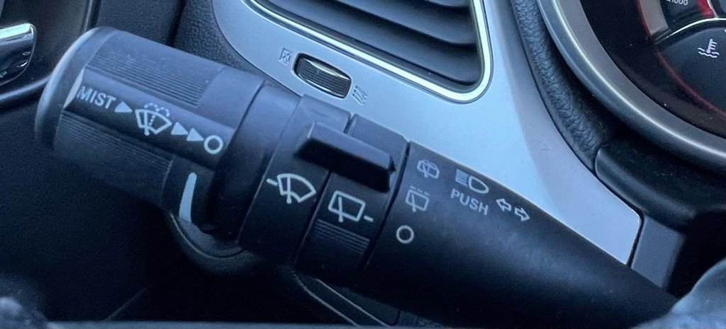 Used 2018 Dodge Journey SXT w/ Connectivity Group FWD image 21