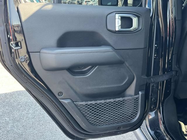 Used 2021 Jeep Wrangler Unlimited Rubicon w/ Trailer Tow Package AWD/4WD image 16