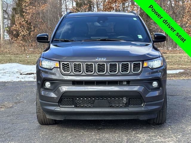 Used 2024 Jeep Compass Latitude image 30