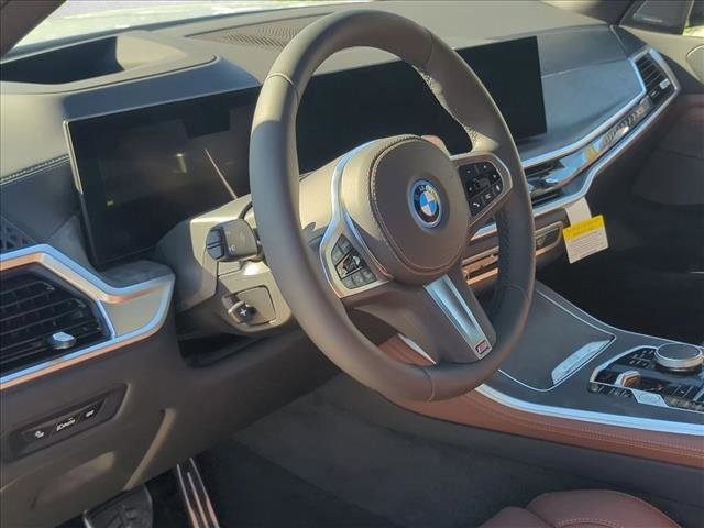 New 2026 BMW X5 xDrive50e w/ M Sport Package image 3