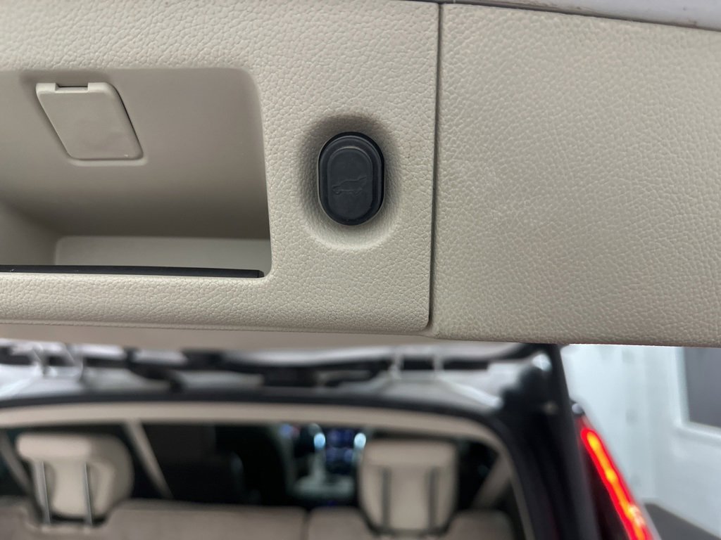 Used 2018 Cadillac Escalade Luxury image 41