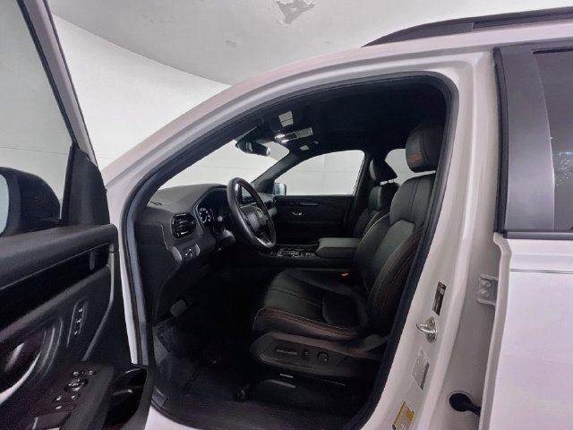 Certified 2025 Honda Pilot TrailSport image 14