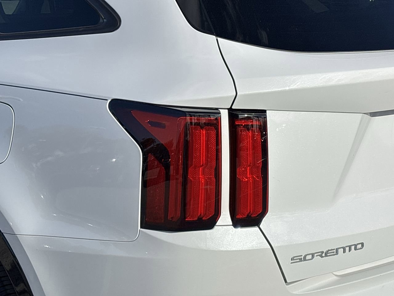 Used 2023 Kia Sorento SX image 7