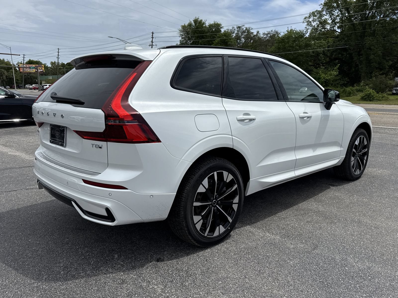 New 2026 Volvo XC60 T8 Plus w/ Protection Package Premier AWD/4WD image 5