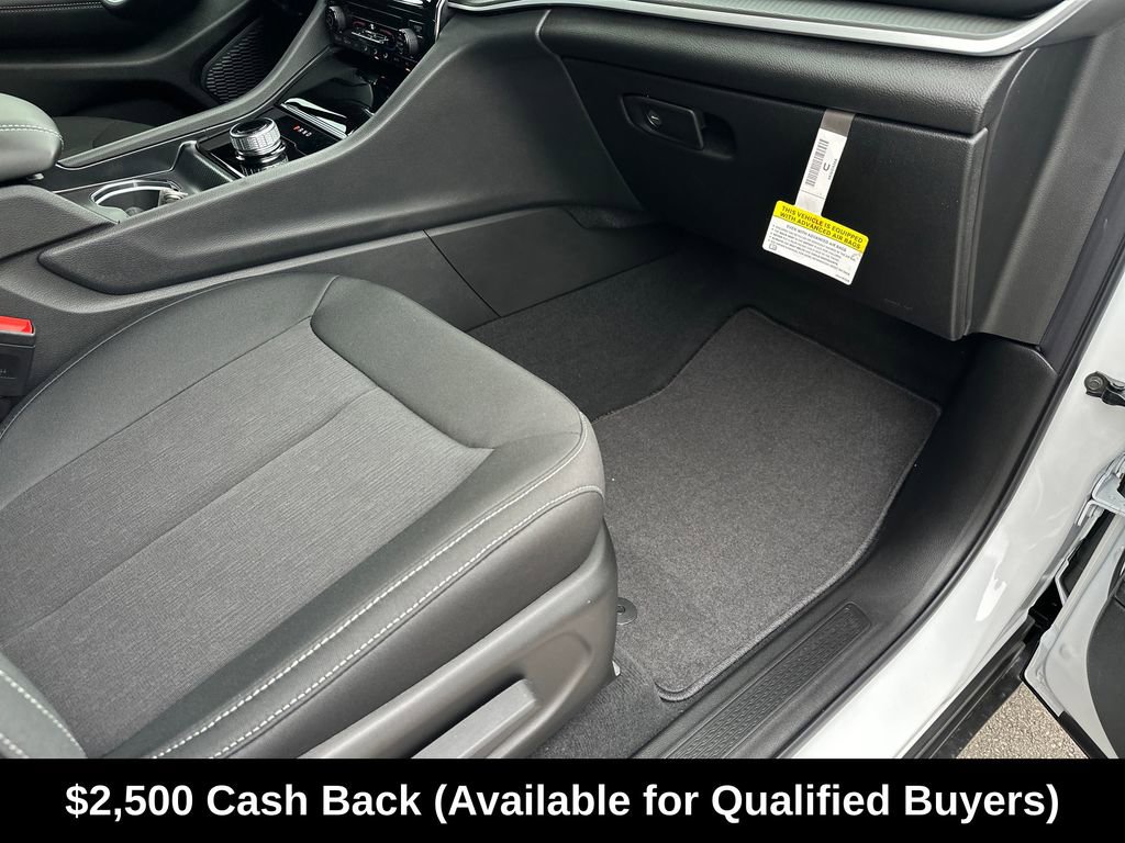 New 2026 Jeep Grand Cherokee Laredo RWD image 36