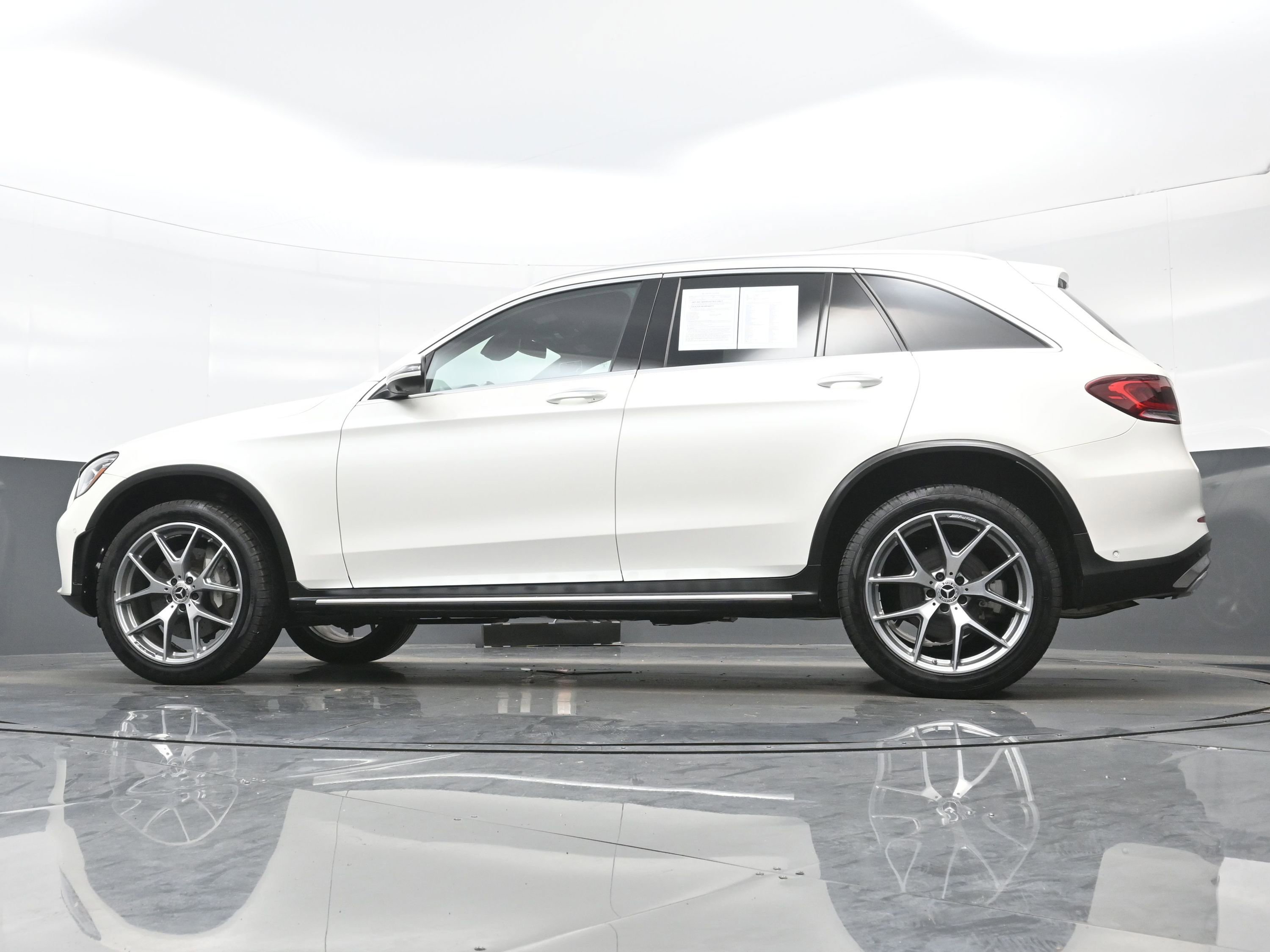Used 2022 Mercedes-Benz GLC 300 4MATIC image 29