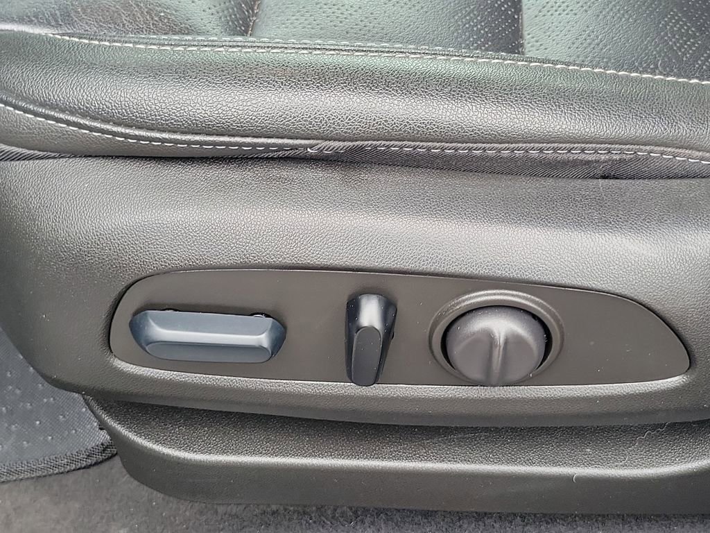 Used 2023 Chevrolet Bolt LT image 20