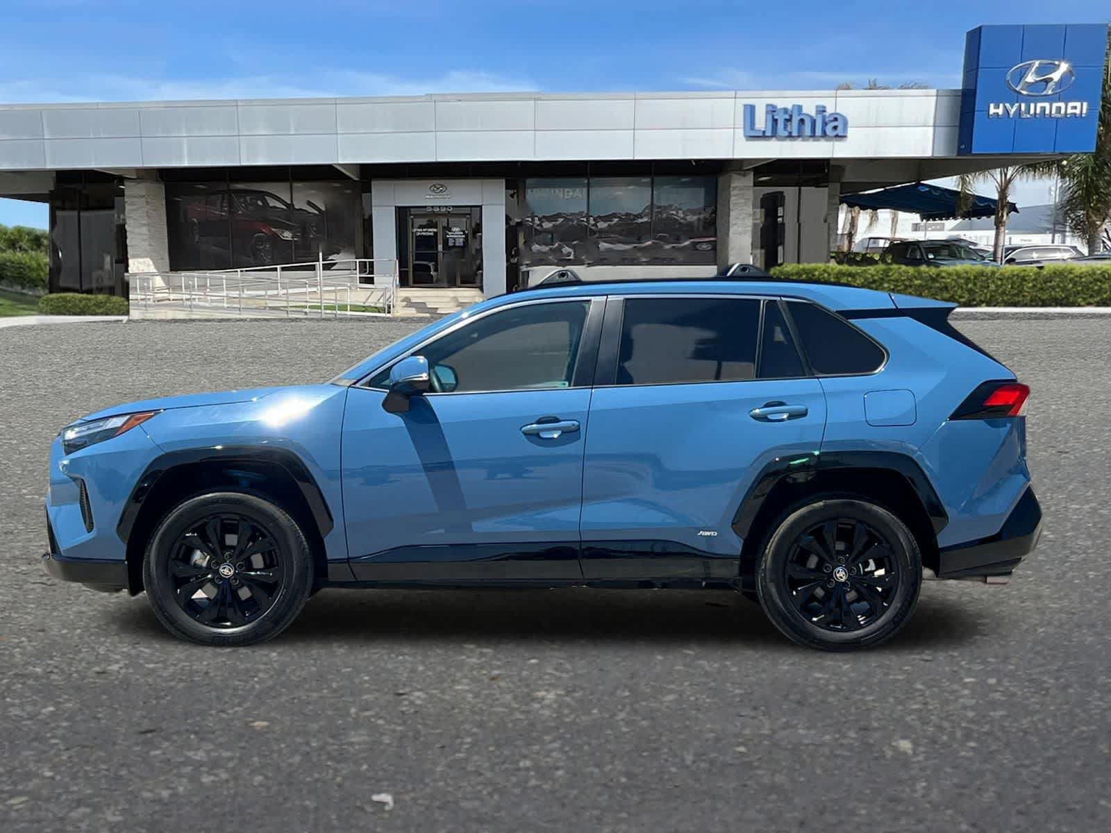 Used 2024 Toyota RAV4 SE AWD/4WD image 6