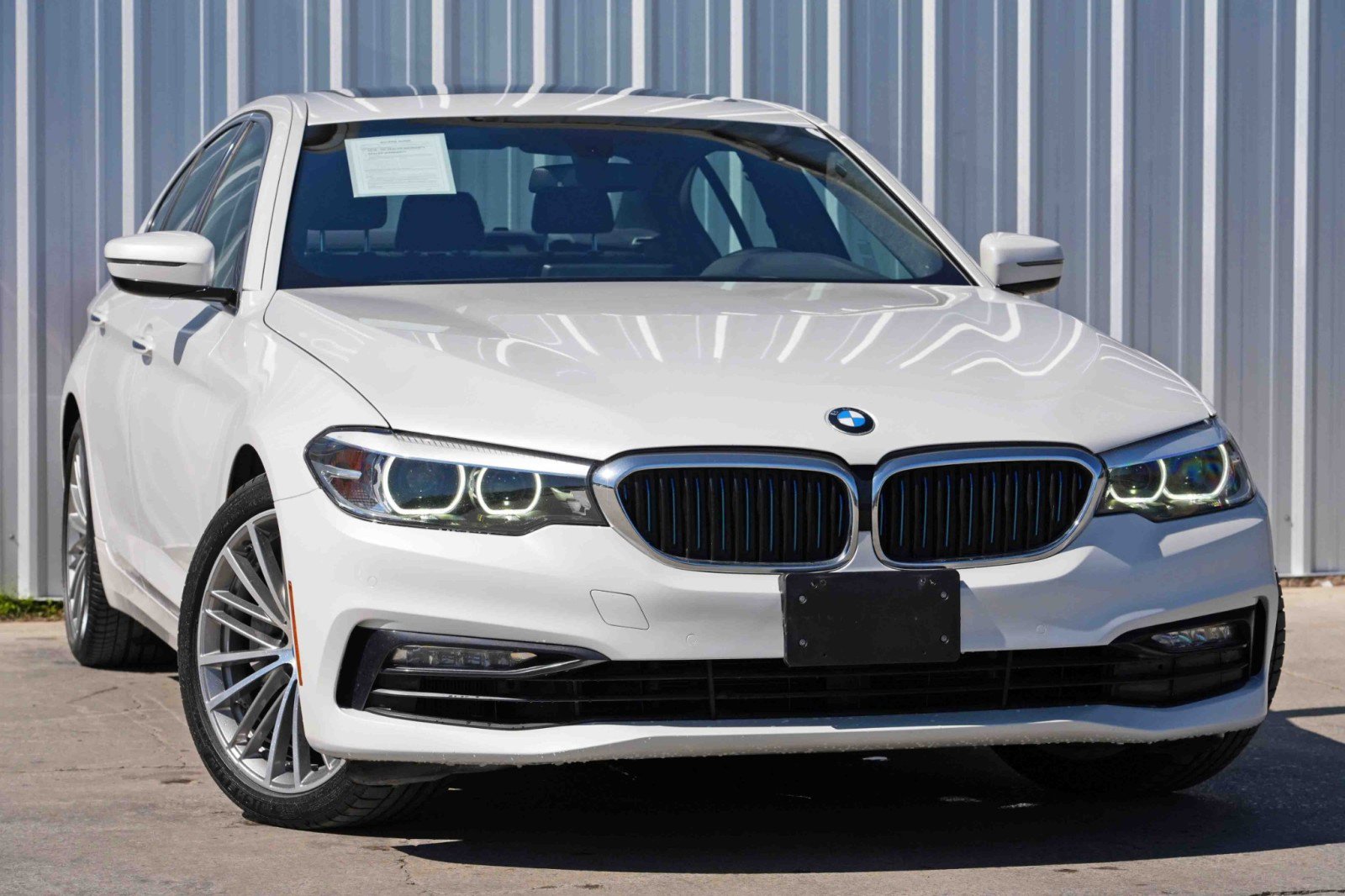 Used 2018 BMW 530e image 2