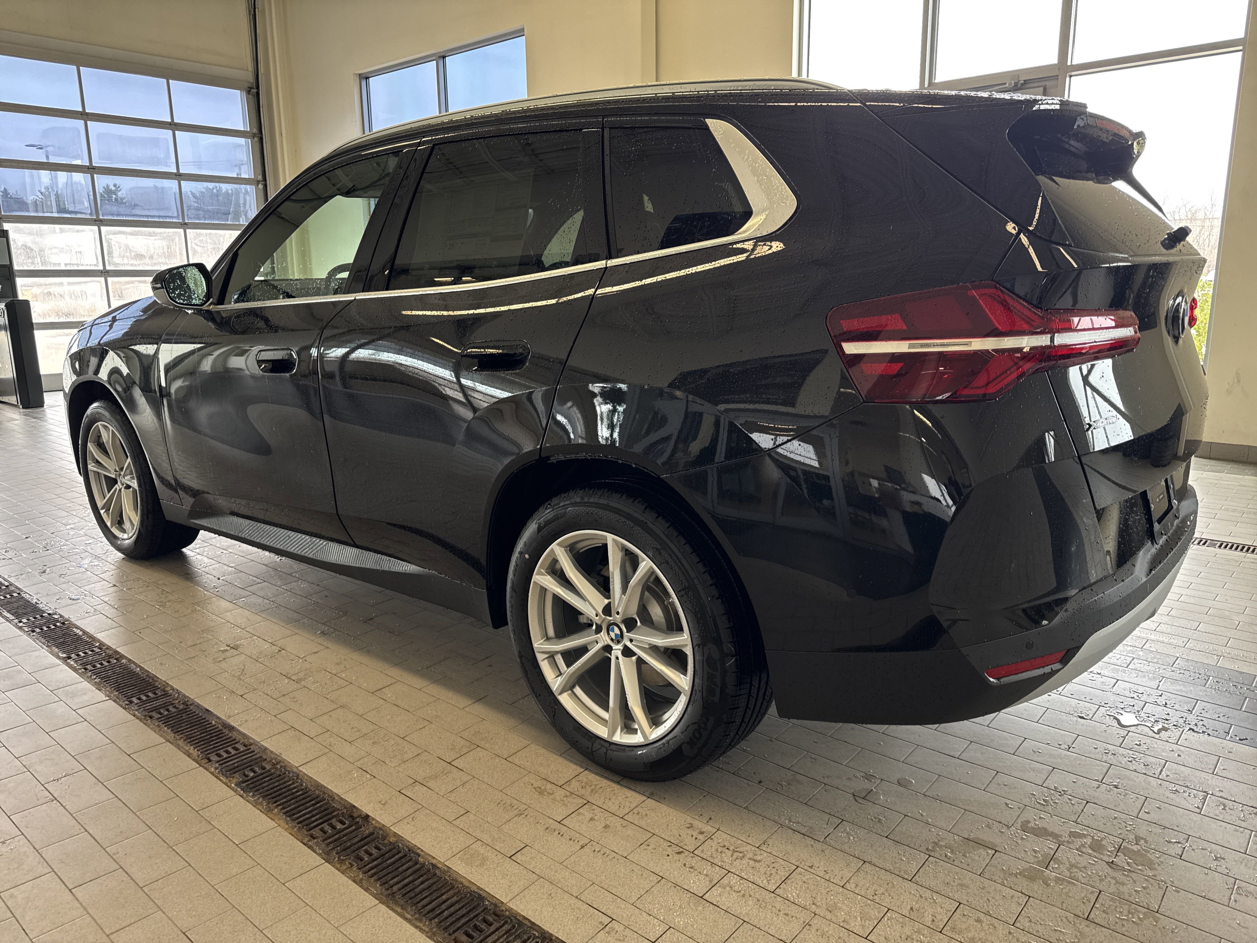 Used 2025 BMW X3 xDrive30i w/ Convenience Package image 7