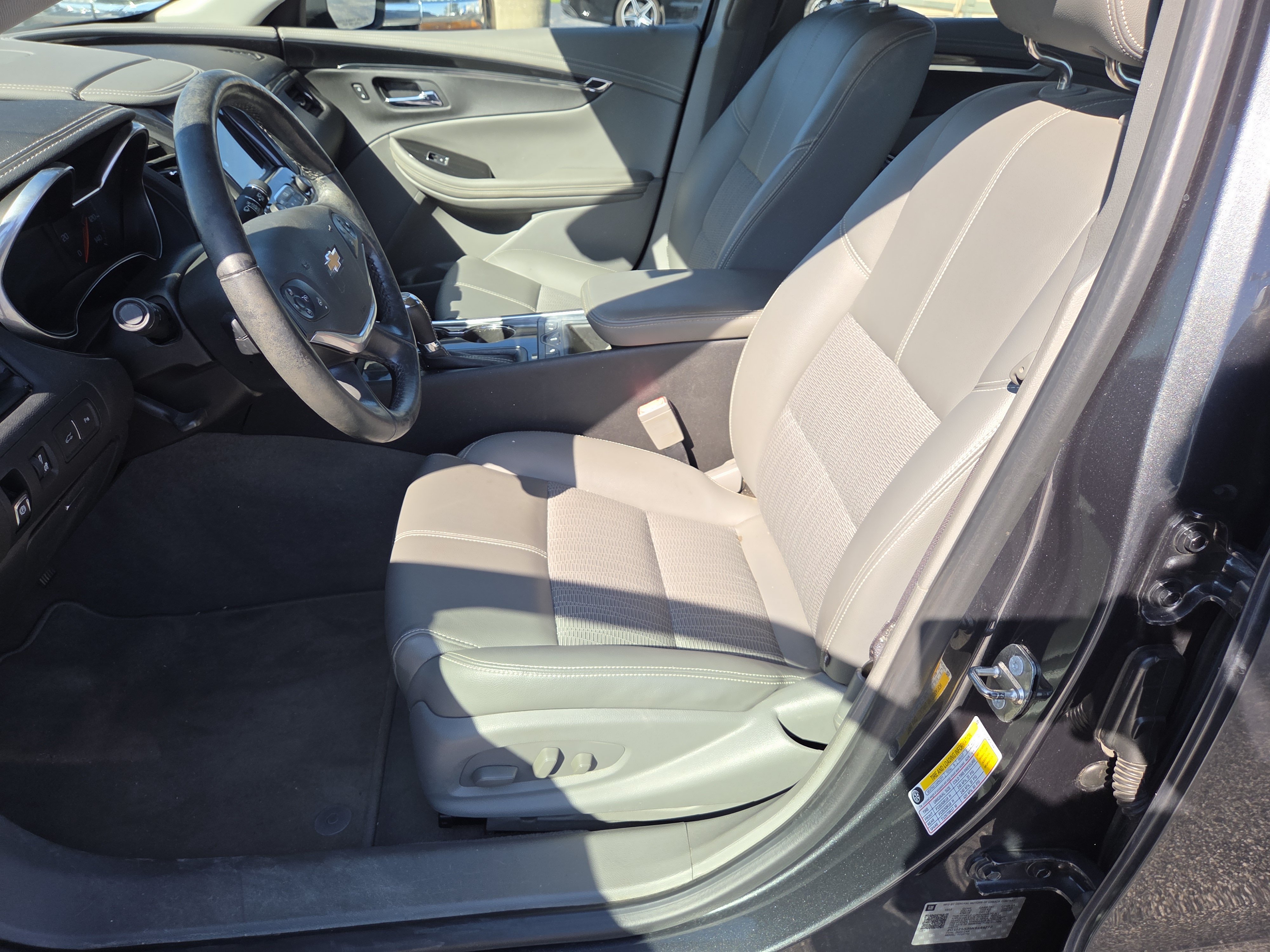Used 2019 Chevrolet Impala LT w/ LT Convenience Package FWD image 15