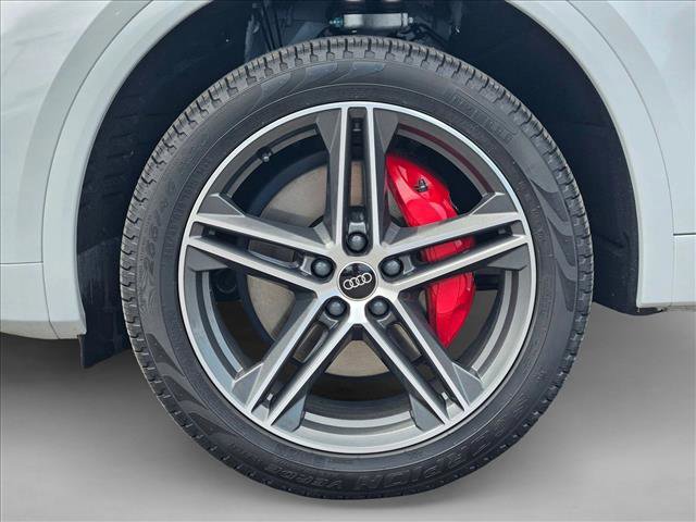 Certified 2025 Audi Q5 e Premium Plus w/ Premium Plus Package image 29