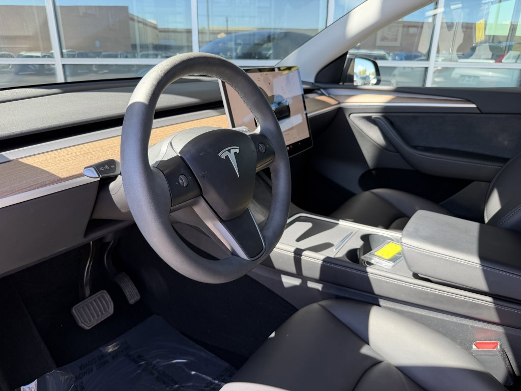 Used 2024 Tesla Model Y Long Range image 32