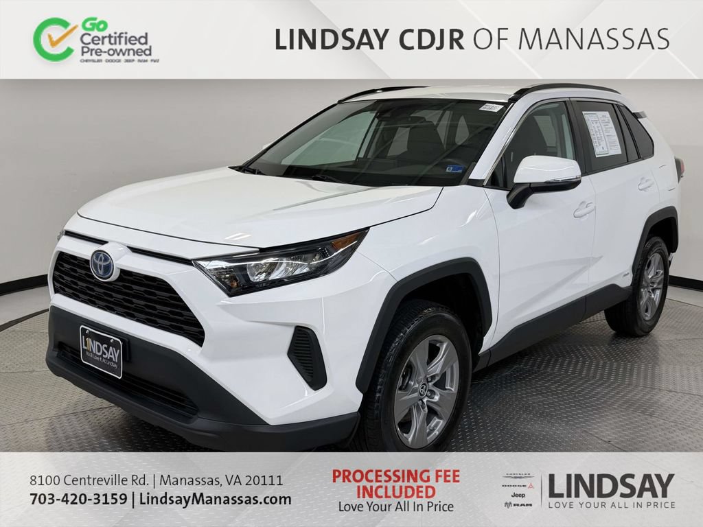Used 2022 Toyota RAV4 LE AWD/4WD image 4